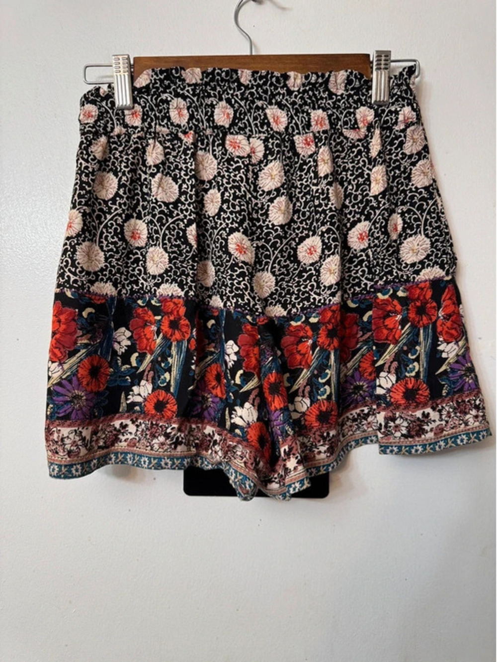 Angie Boho Smocked Floral Rayon Shorts Size Small